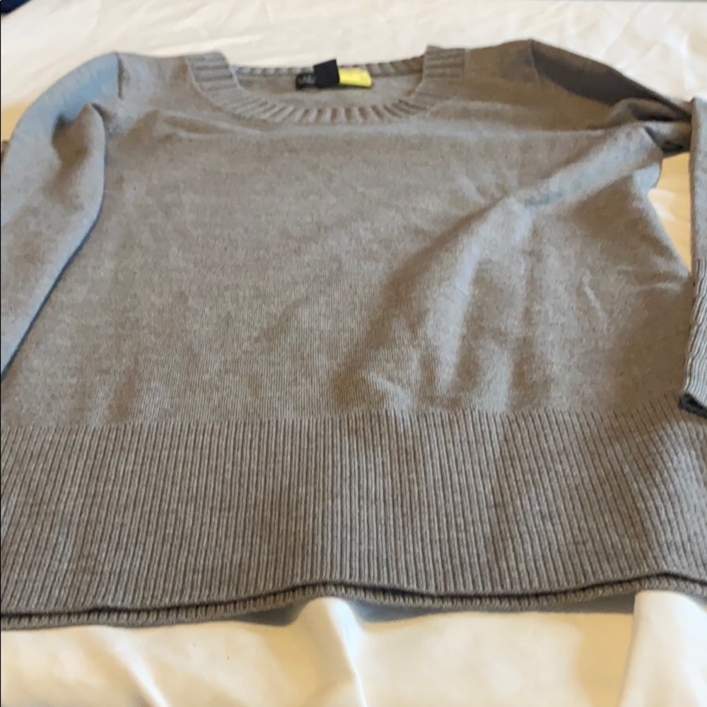 Grey sweater - Picture 7 of 7